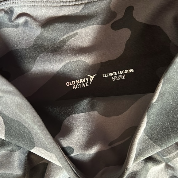 Old Navy Active, Elevated Leggings - Picture 3 of 7